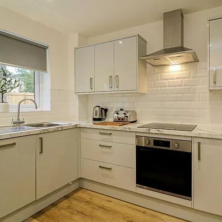 Wyndford Riverside House-3